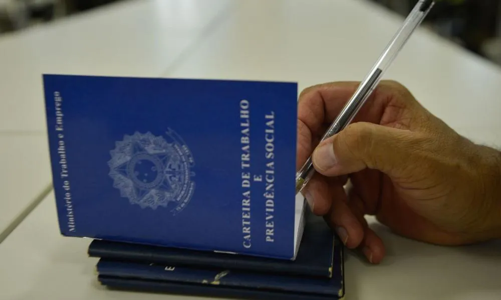 PBH realiza feirão com 3,7 mil vagas de emprego em Belo Horizonte nesta sexta-feira